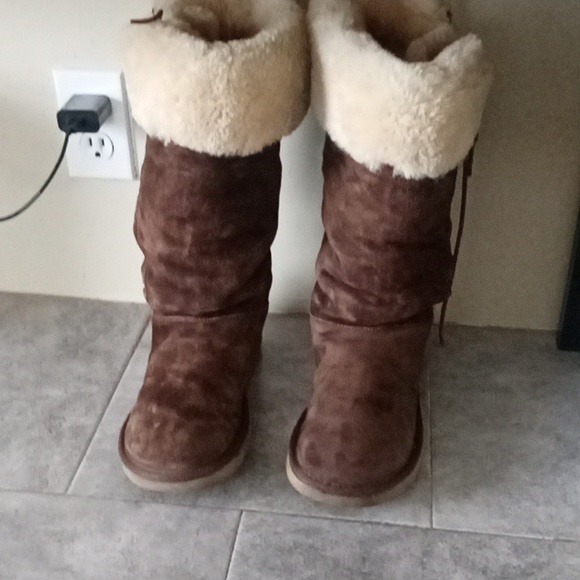 Shoes - UGG boots saiz 9 women